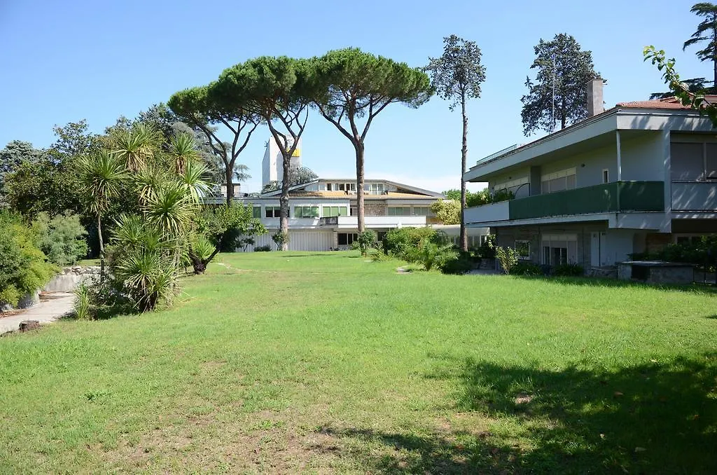 Casa Per Ferie Cardinal G. Guarino Bed & Breakfast Rome