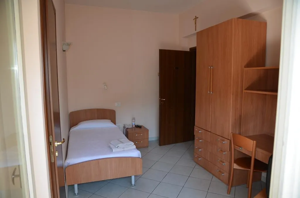 Casa Per Ferie Cardinal G. Guarino Bed & Breakfast Rome Italy