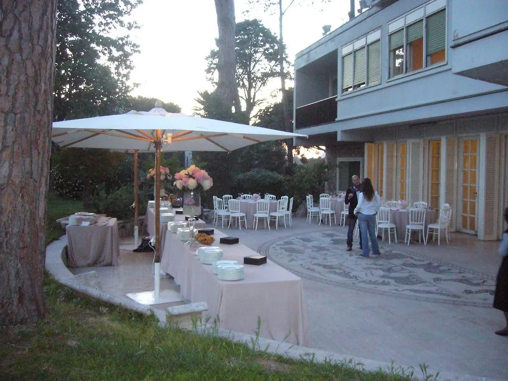 Casa Per Ferie Cardinal G. Guarino Bed & Breakfast Rome Italy