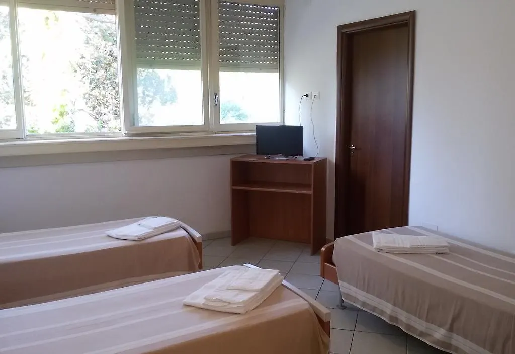Casa Per Ferie Cardinal G. Guarino Bed & Breakfast Rome