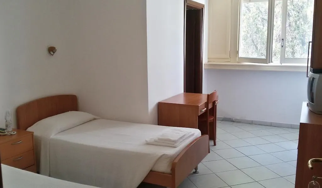 Casa Per Ferie Cardinal G. Guarino Bed & Breakfast Rome Italy