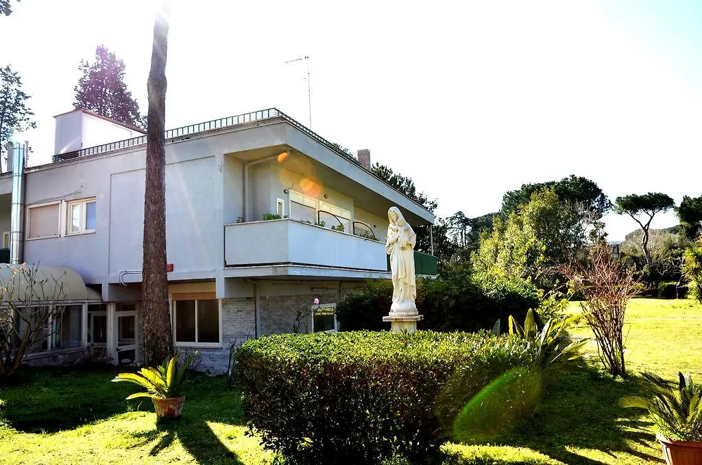 Casa Per Ferie Cardinal G. Guarino Bed & Breakfast Rome